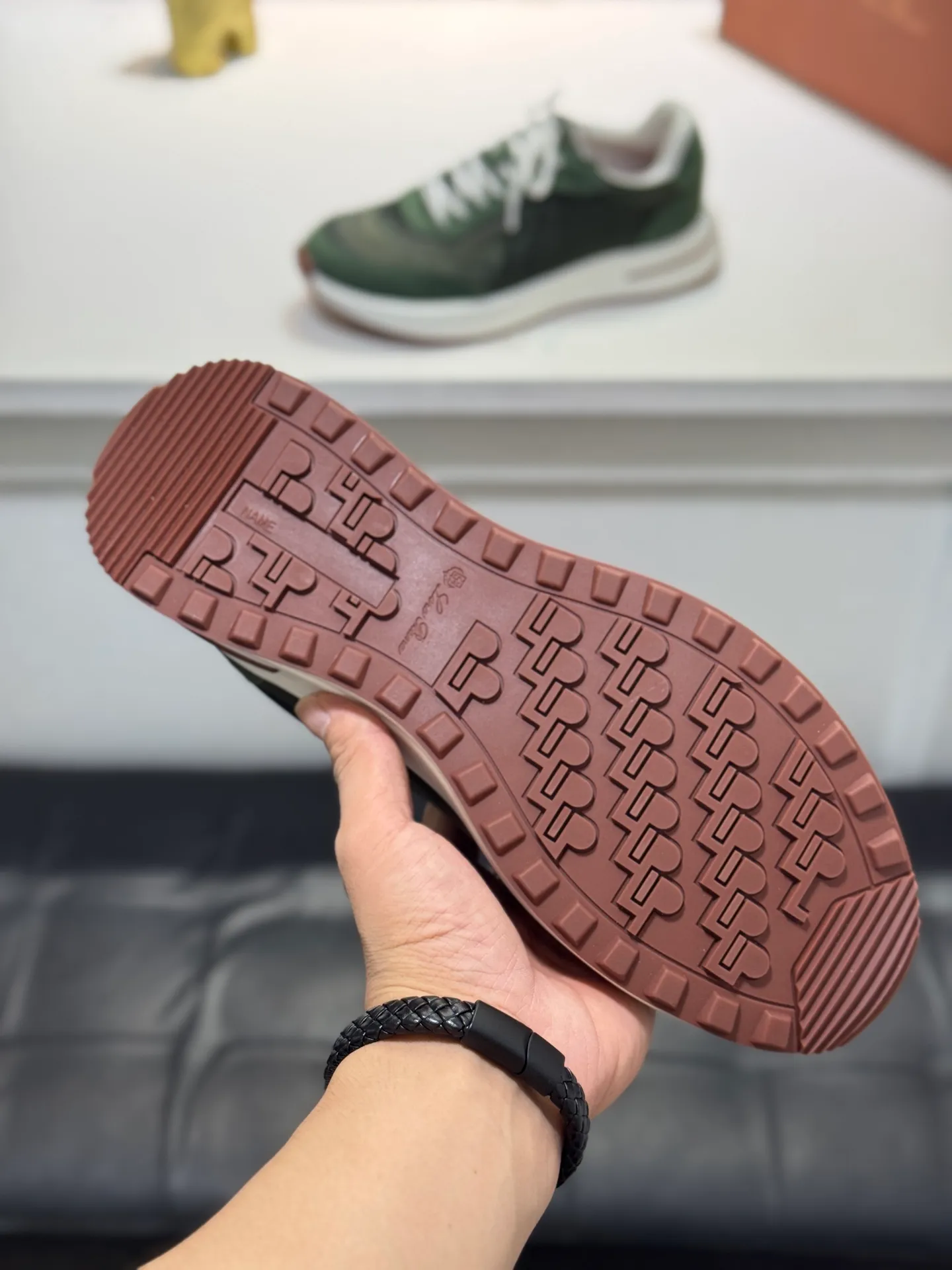 Men's men's shoes 💰440 [New style] 🪳🪳loro piana/LP material: The upper is made of umbrella cloth for routing. Anti-velvet fabric is wrapped on the front and back to ensure stability. The rear is equipped with a cushion to improve wearing comfort. Breathable mesh shoes. Stretch cloth lining𥚃. Latex mesh insole. TPU outsole. Code number: 38-44 (45 customized